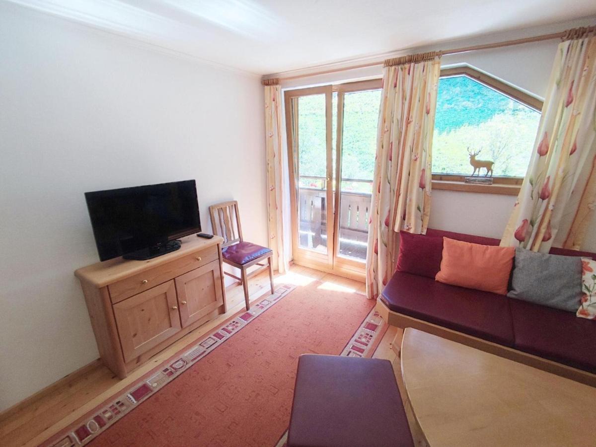 Pretty Holiday Home In Mayerhofen With Balcony マイヤーホーフェン エクステリア 写真