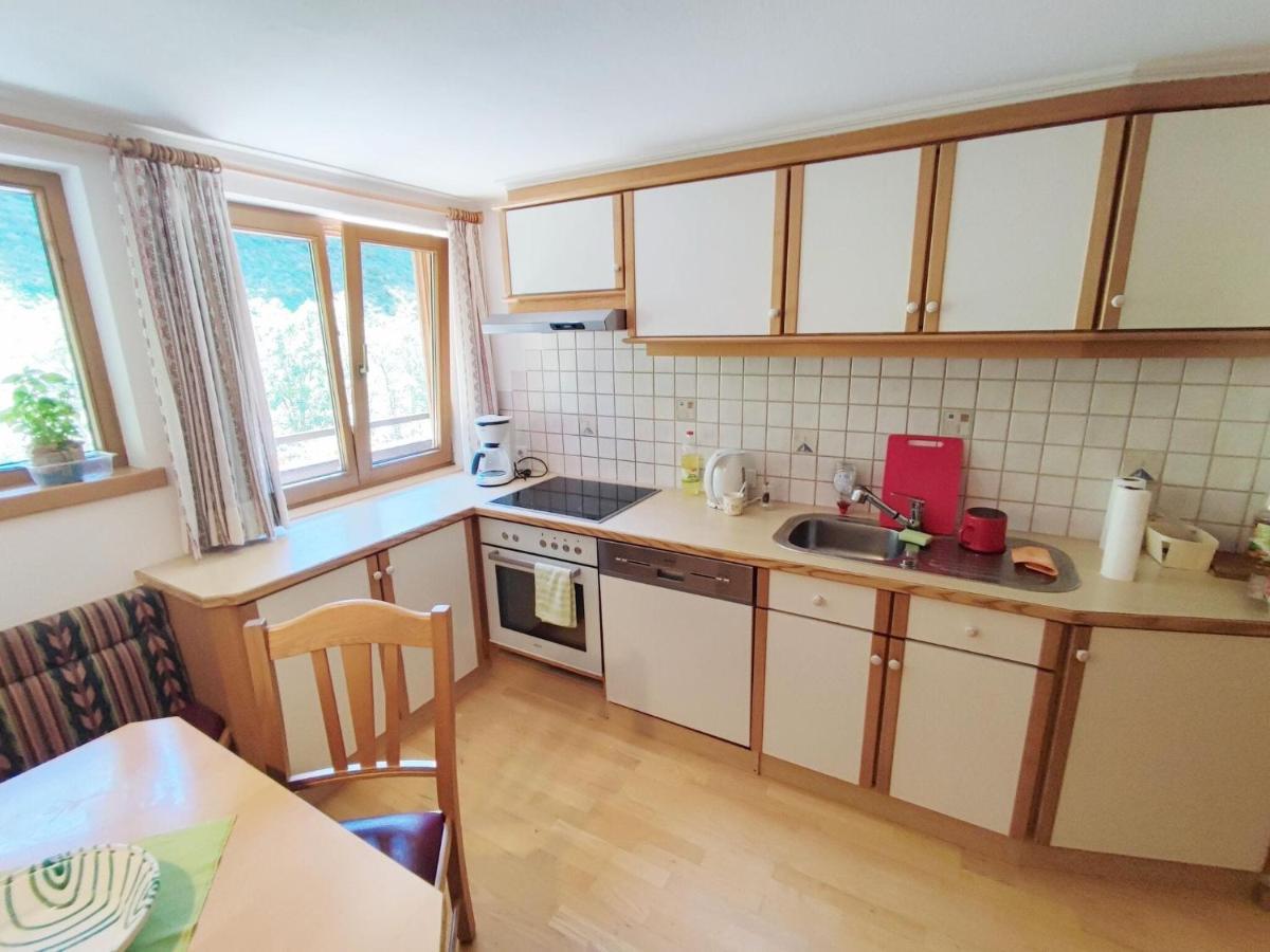 Pretty Holiday Home In Mayerhofen With Balcony マイヤーホーフェン エクステリア 写真
