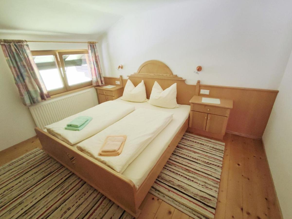 Pretty Holiday Home In Mayerhofen With Balcony マイヤーホーフェン エクステリア 写真